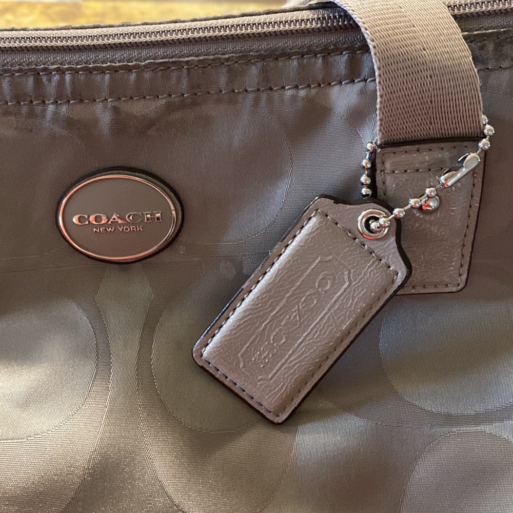 Coach nylon weekender tote with cosmetic bag - Picture 3 of 4